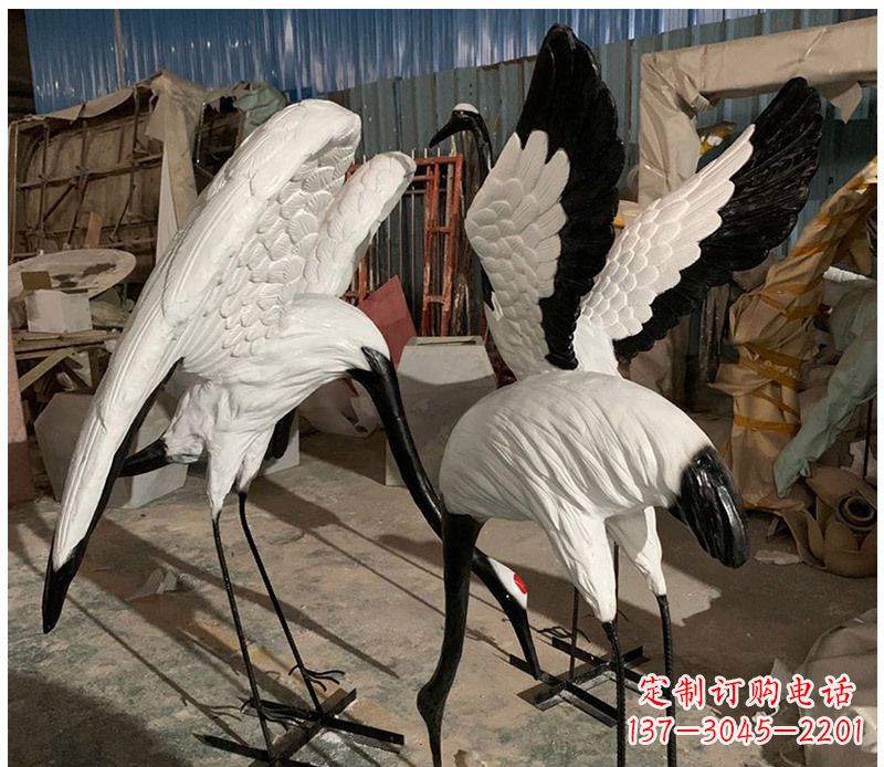 绵阳石雕展翅丹顶鹤动物雕塑