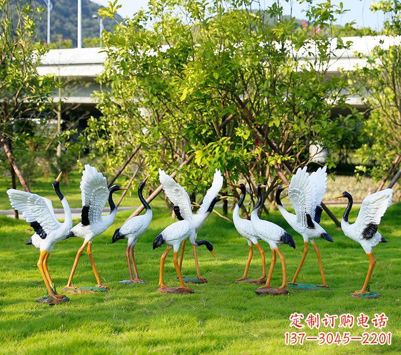 绵阳水池仙鹤雕塑