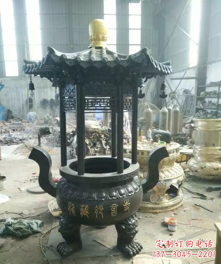绵阳寺庙圆香炉铜雕 (2)