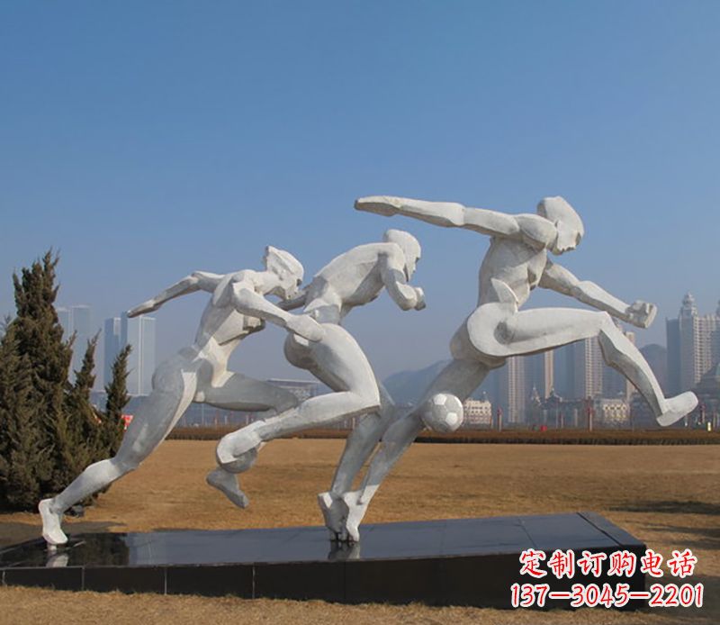 绵阳踢足球不锈钢运动雕塑