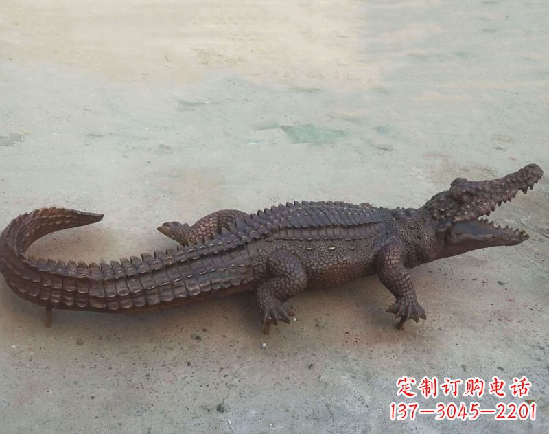绵阳铜雕鳄鱼,铸铜园林仿真动物雕塑