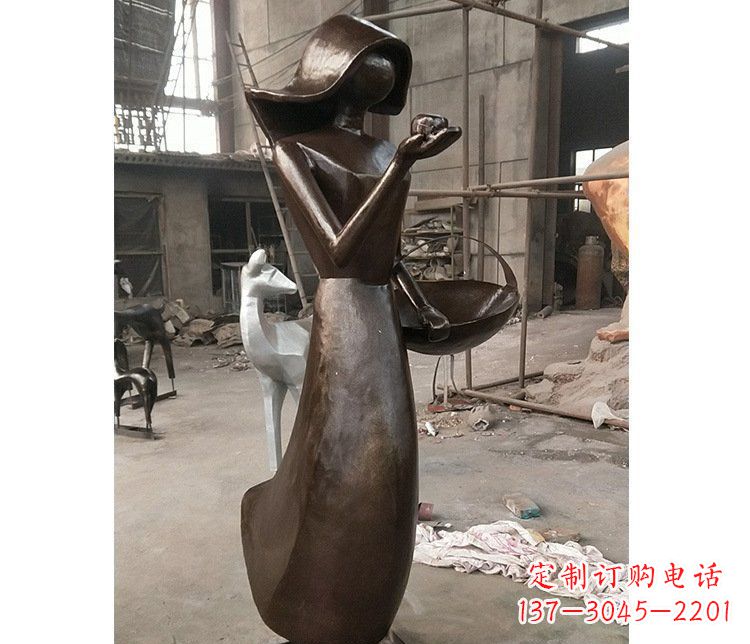 绵阳铜雕逛街女孩人物雕塑