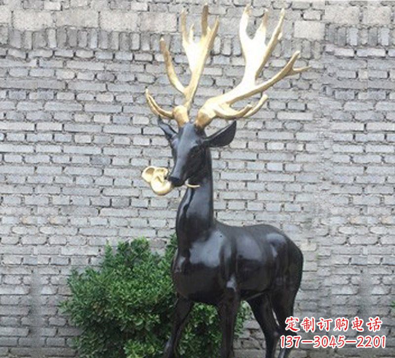 绵阳铜雕衔灵芝的梅花鹿