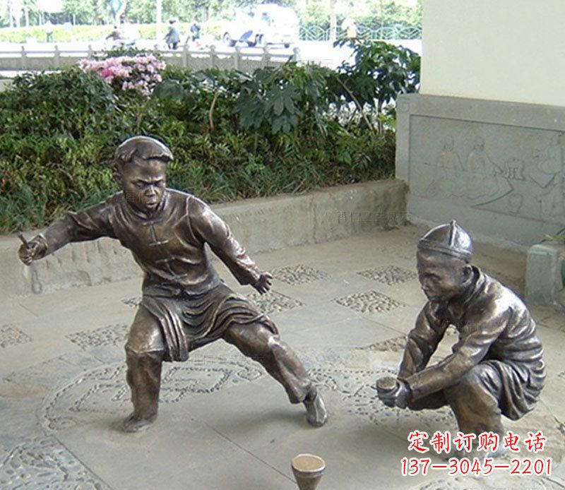 绵阳玩陀螺的古代儿童铜雕