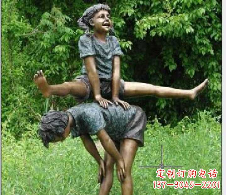 绵阳玩跳山羊的儿童铜雕
