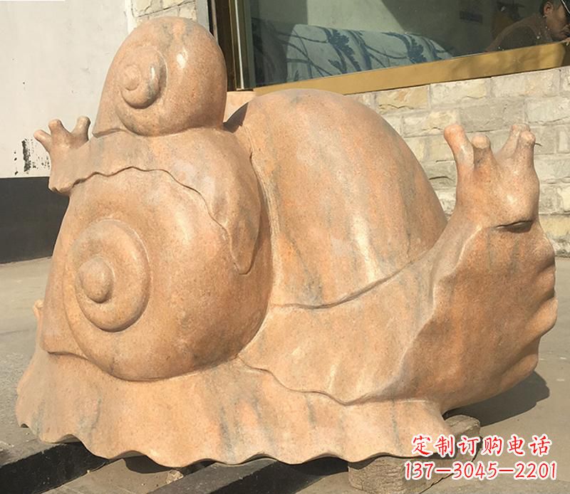 绵阳晚霞红大型蜗牛母子雕塑