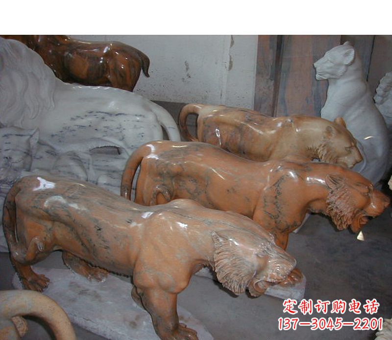 绵阳晚霞红动物老虎石雕