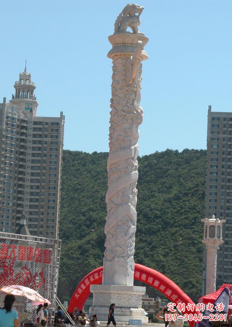 绵阳晚霞红广场龙柱