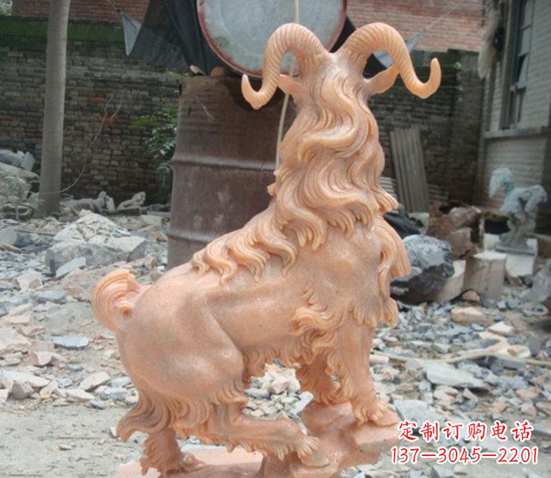 绵阳晚霞红山羊石雕 