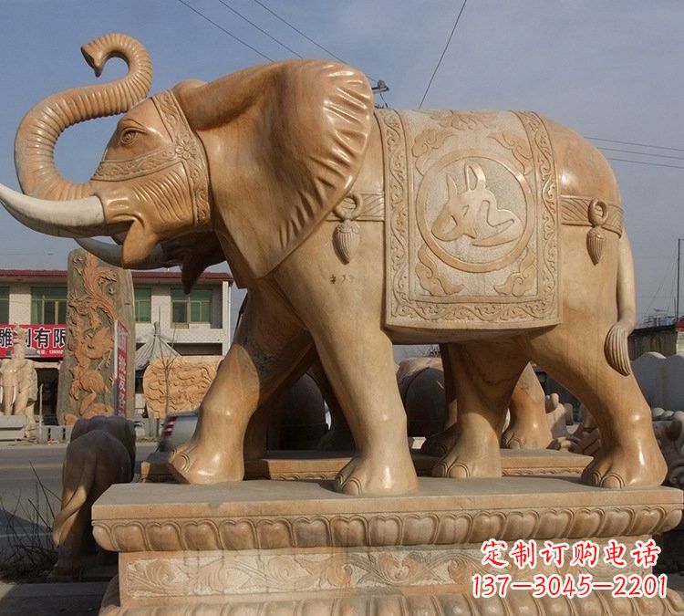 绵阳晚霞红石雕如意大象