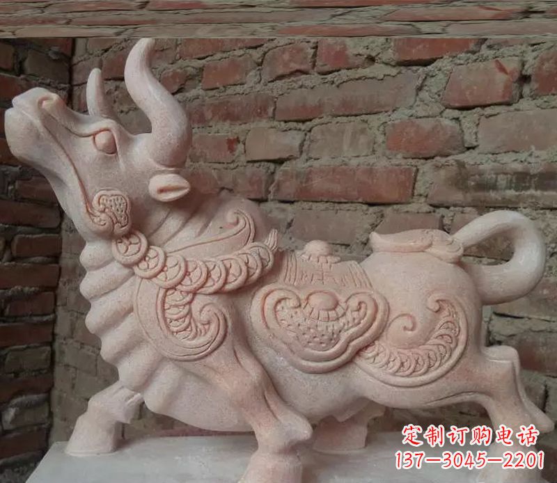 绵阳晚霞红小牛雕塑