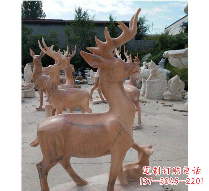 绵阳晚霞红驯鹿动物公园石雕
