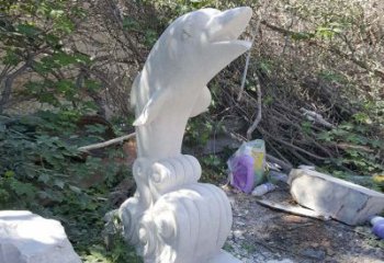 绵阳海豚雕塑：悠闲无比的精灵