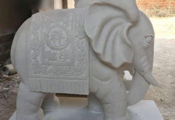 绵阳风格多样的大象雕塑