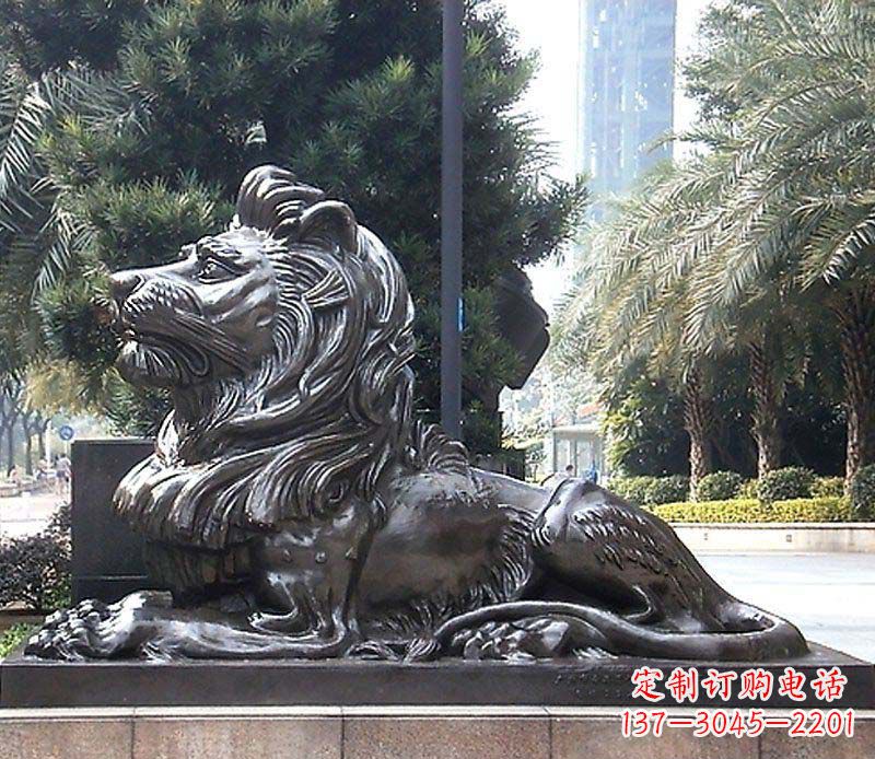 绵阳卧着的西洋狮看门狮子铜雕