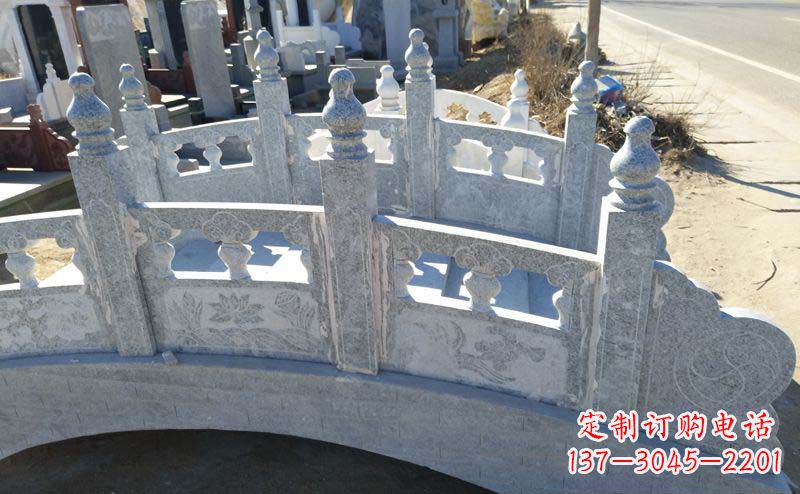 绵阳小区公园大理石拱桥