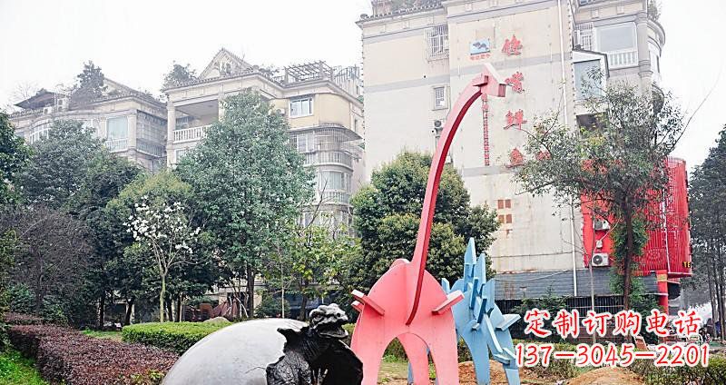 绵阳小区破壳而出的小恐龙景观铜雕