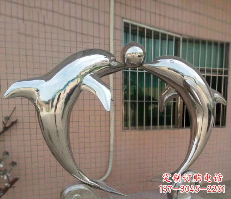 绵阳校园不锈钢海豚顶球雕塑