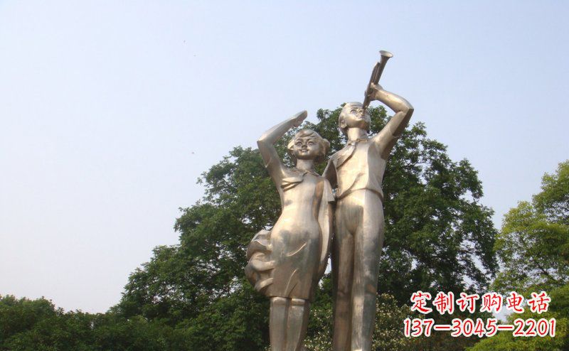 绵阳校园吹军号敬礼的小学生人物景观铜雕