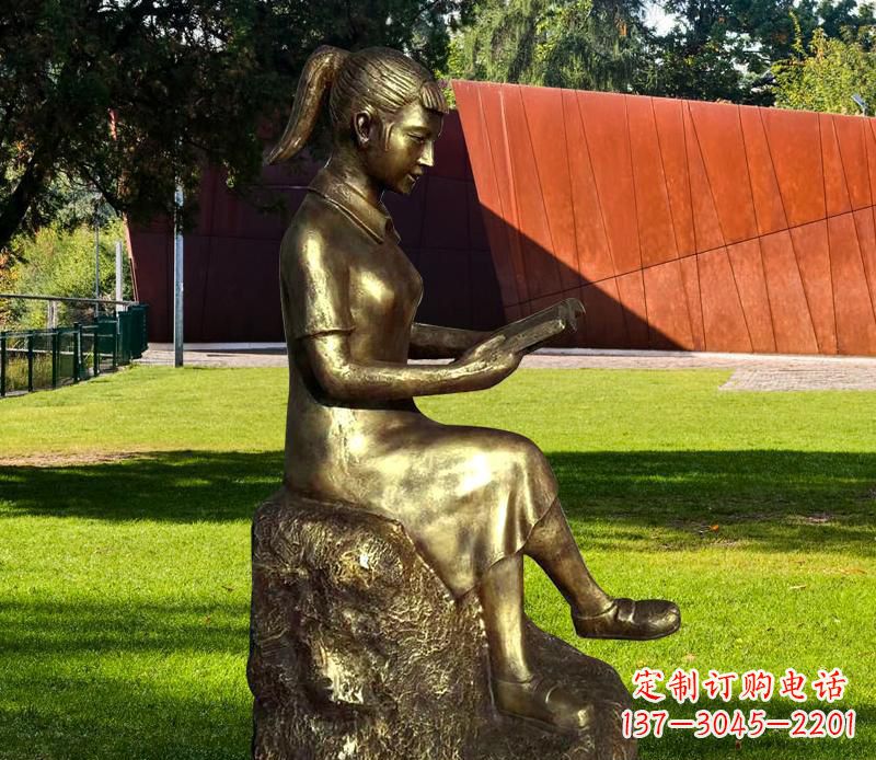 绵阳校园看书的女孩铜雕