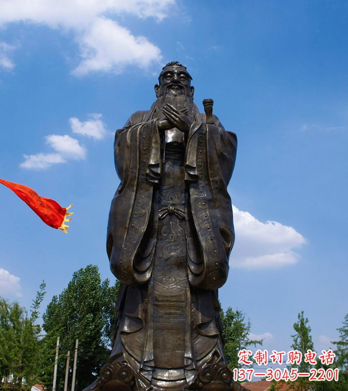 绵阳校园里的孔子雕像