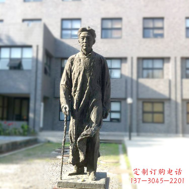 绵阳校园名人徐悲鸿雕塑