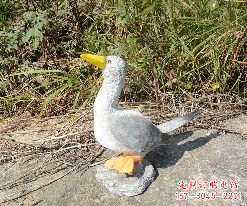 绵阳学校雕塑和平鸽