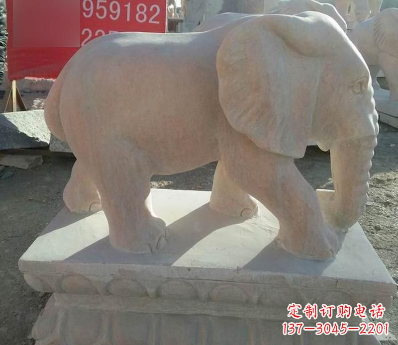 绵阳园林晚霞红大象雕塑