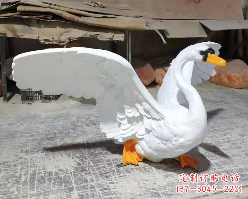 绵阳展翅翱翔的仿真白天鹅发光款