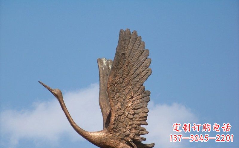 绵阳展翅高飞的仙鹤动物铜雕