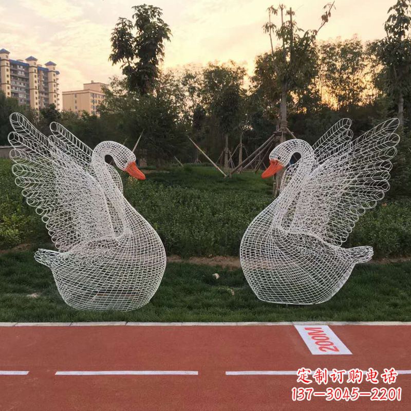 绵阳展翅天鹅铁艺网格草坪动物摆件