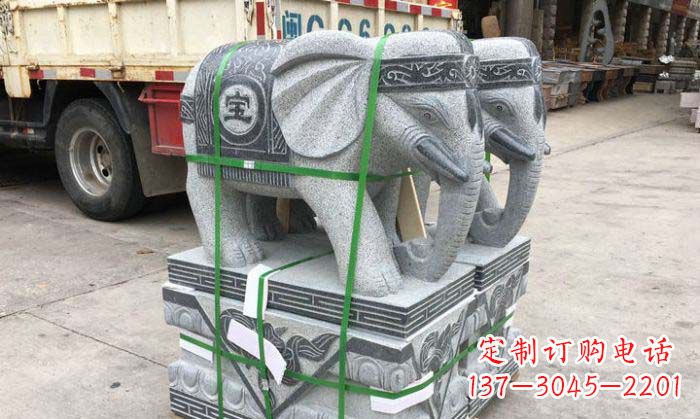 绵阳招财进宝芝麻灰大象石雕