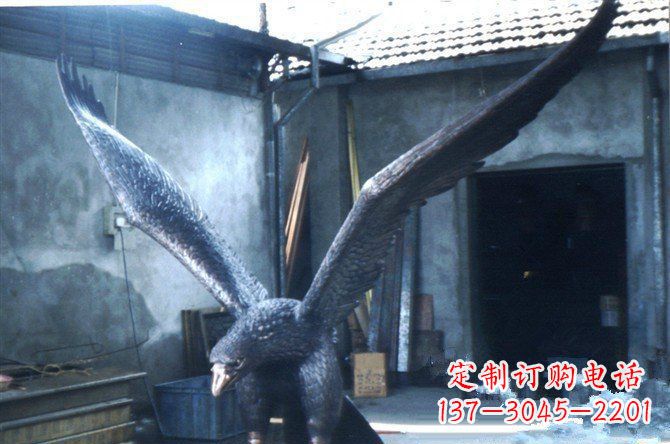 绵阳铸铜老鹰企业动物铜雕