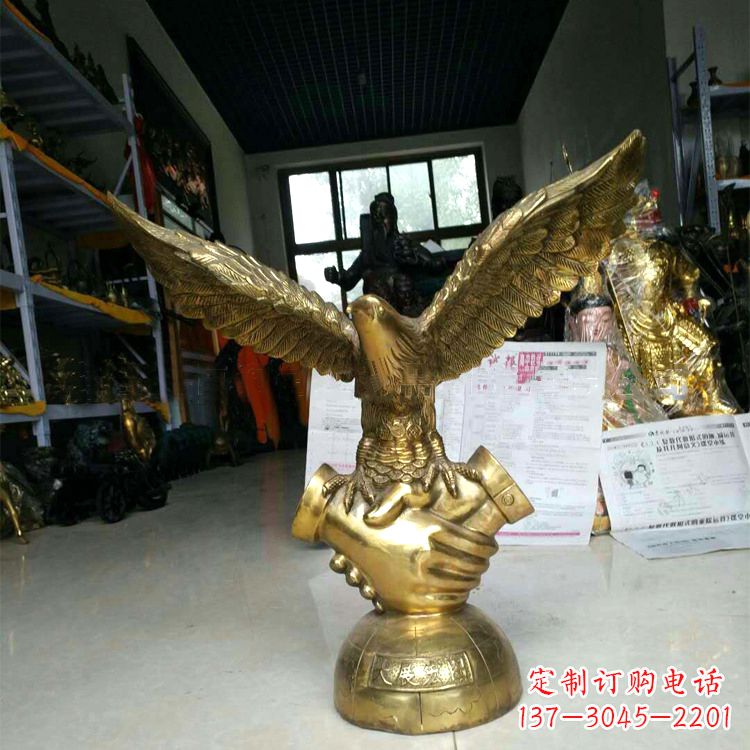 绵阳铸铜老鹰雕塑大展宏图