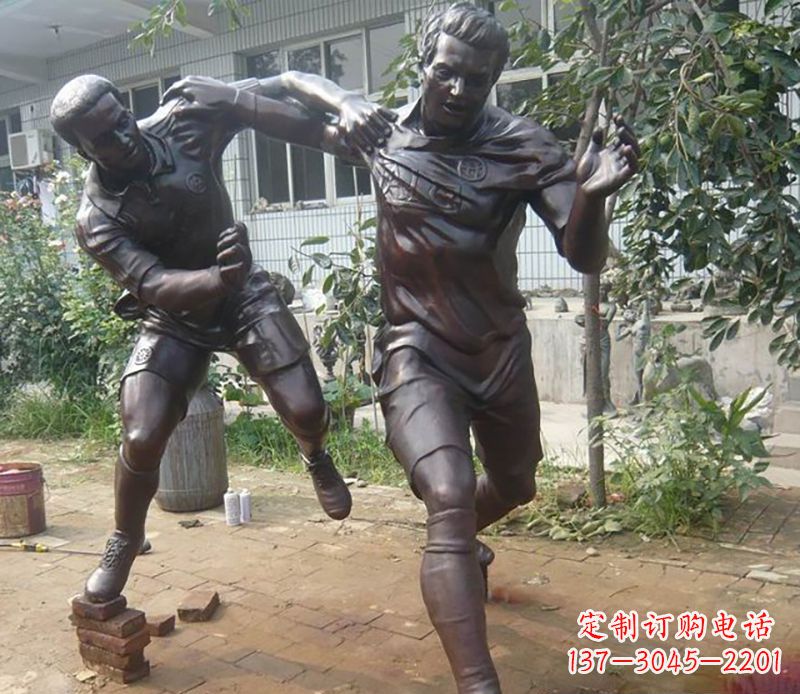 绵阳足球运动公园人物铜雕